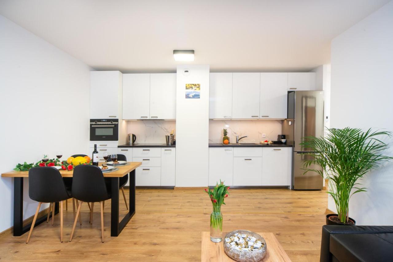 Maya'S Flats & Resorts 49 - Spacious 3 Rooms Apartment In Szafarnia Gdańsk Eksteriør billede